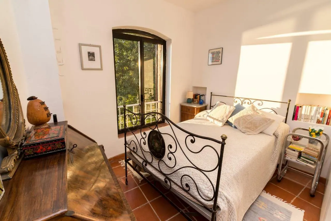 Appartamento Nella Torre Grimaldi  Lägenhet Grimaldi (Liguria)