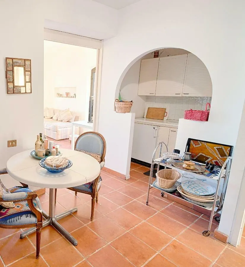 Appartamento Nella Torre Grimaldi  Grimaldi (Liguria)